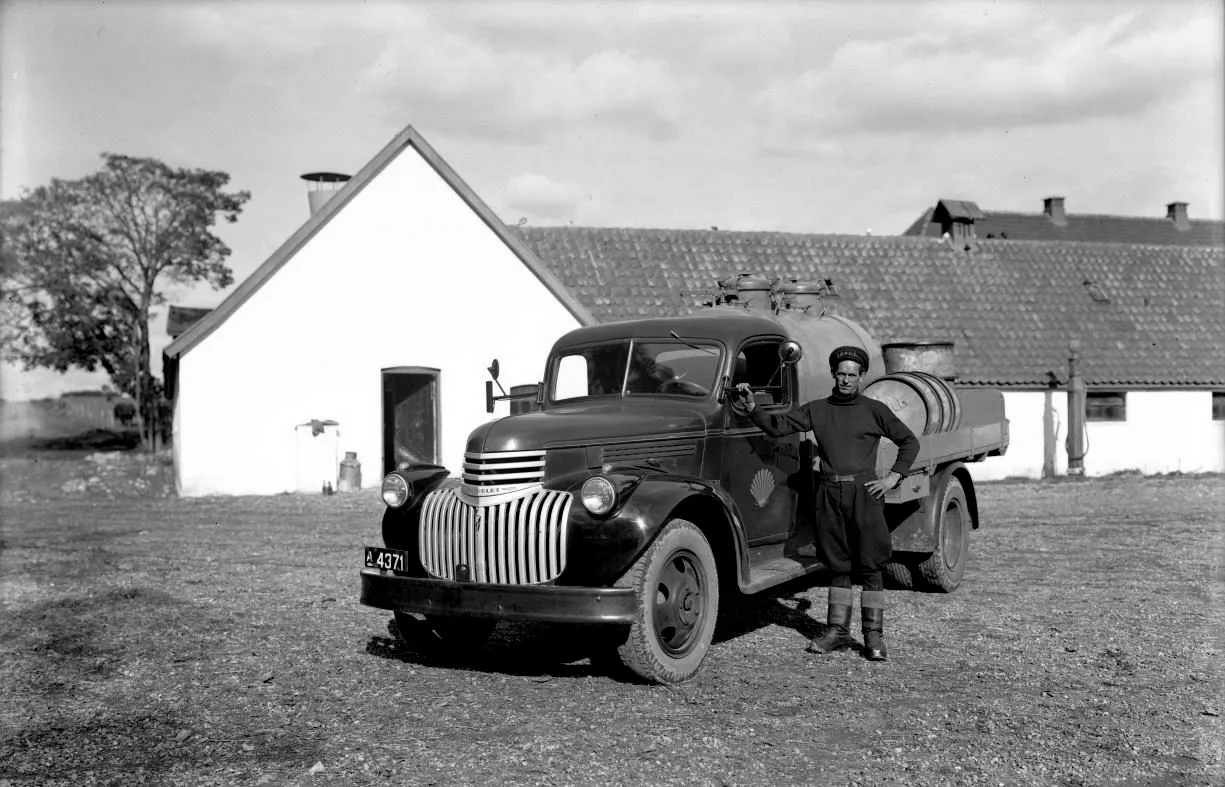 35.7 Shellbil A 4371 ved Strandegård, Faxe.