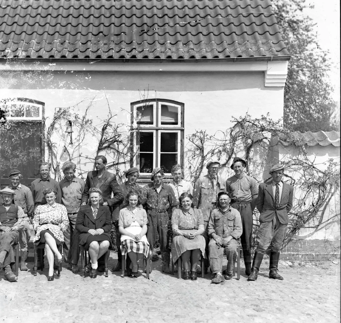 101.14 Herlufsholm, avlsgården, skadet negativ.
