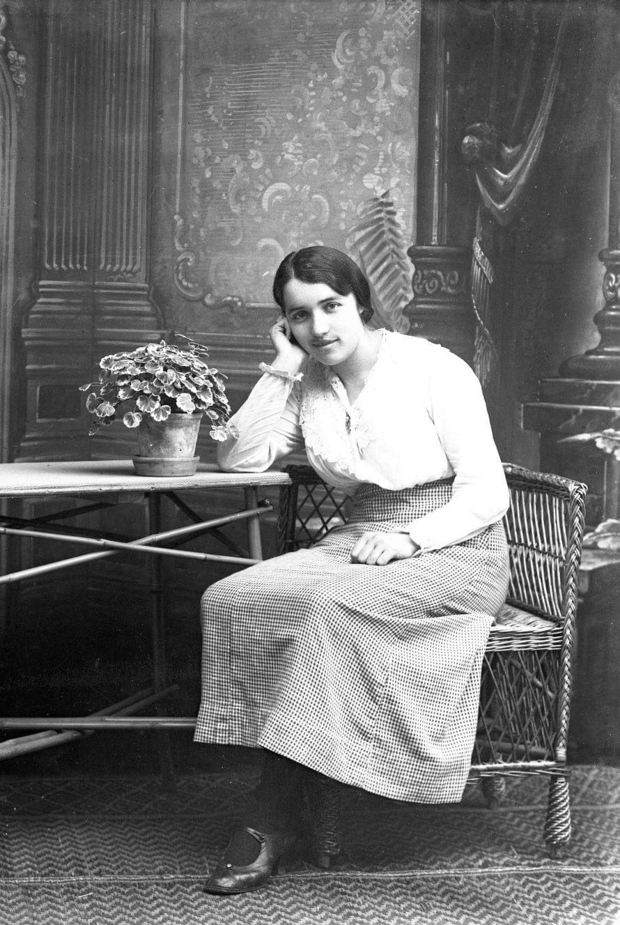 227.12 227.12 Helga Knudsen år 1921