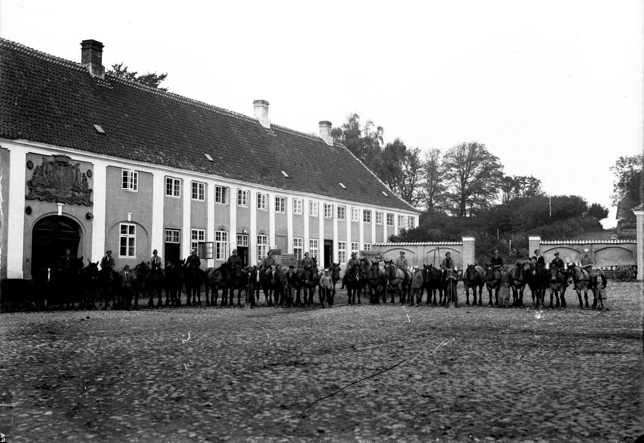 402.8 Kålund kloster. År 1943
