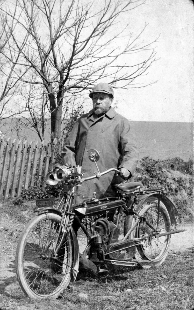461.2 461.2 Snedkermester Christian Knudsen år 1912